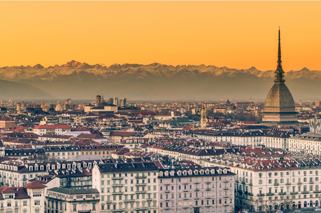 Turin, the City That Invented the Aperitivo 2 AdobeStock 180463170